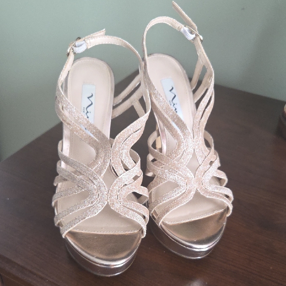 Women's Glitter Strappy Platform Sandals - Gold